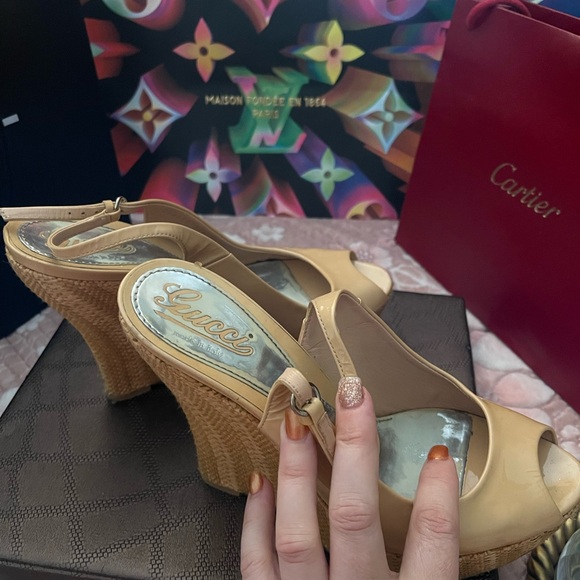 GUCCI
Patent Leather Slingback Sandals
Women's Size: 9 | US9, - Picture 6 of 10